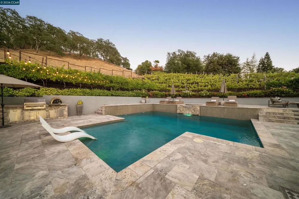 330 Twin Peaks Ln Alamo, CA 94507