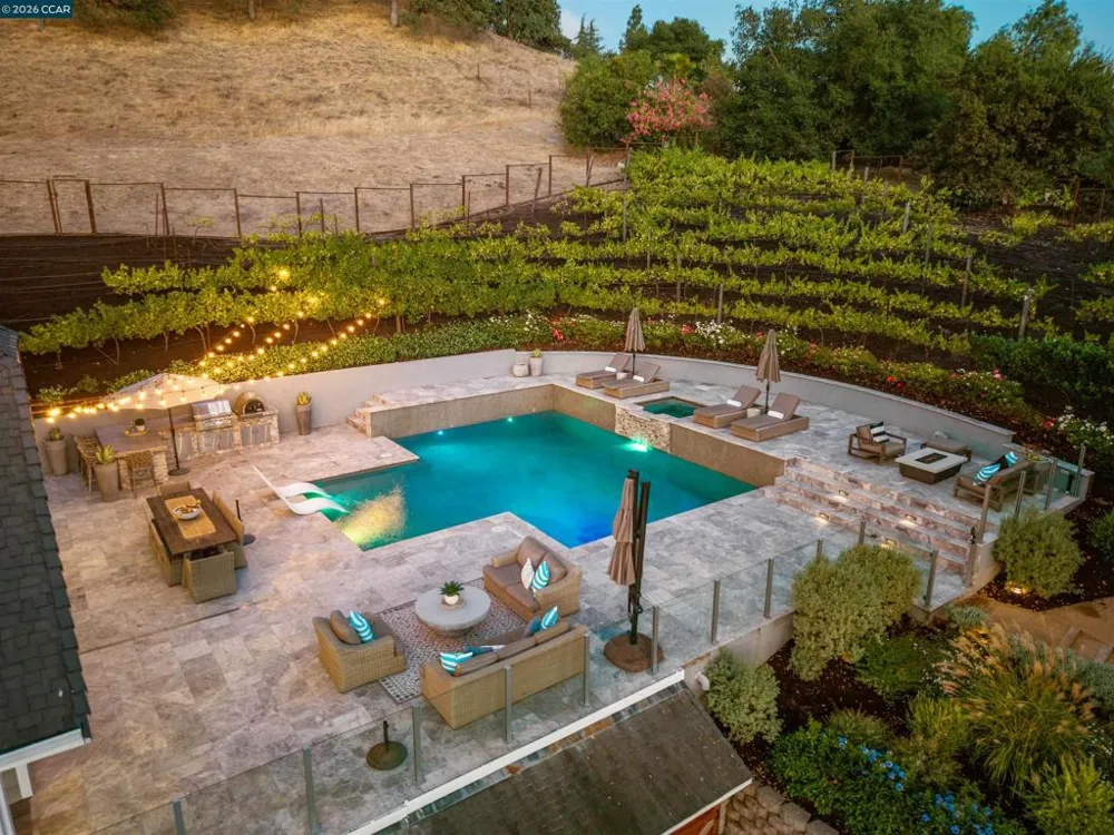330 Twin Peaks Ln Alamo, CA 94507