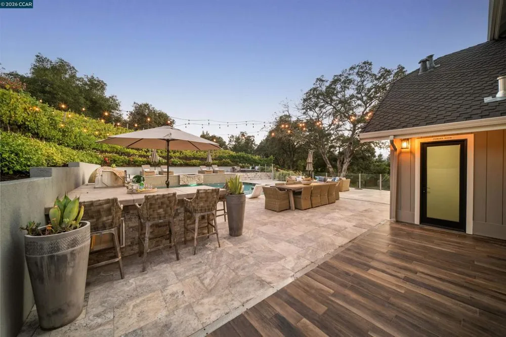 330 Twin Peaks Ln Alamo, CA 94507