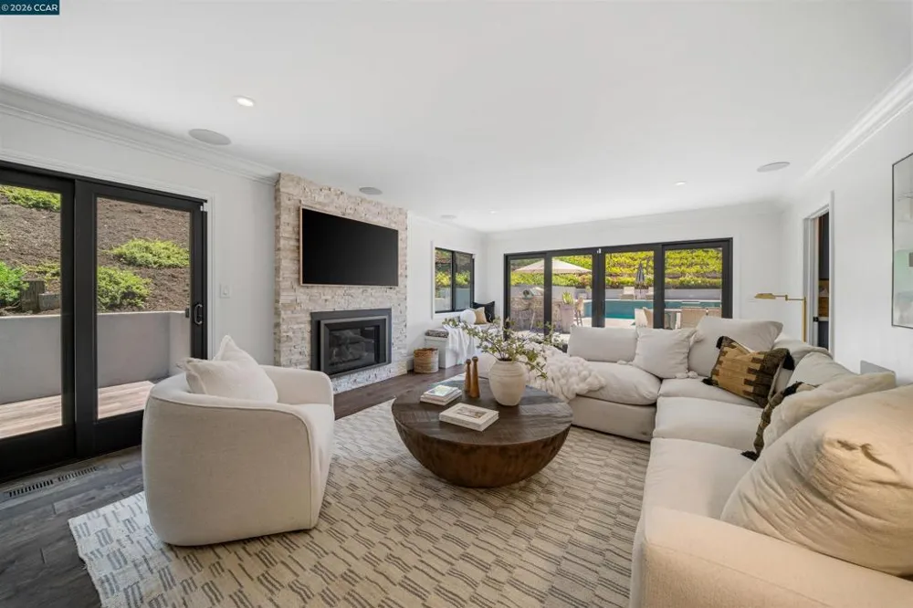 330 Twin Peaks Ln Alamo, CA 94507