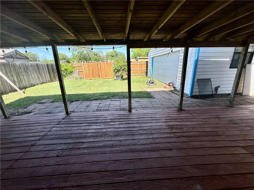 1506 Denver Street Portland, TX 78374