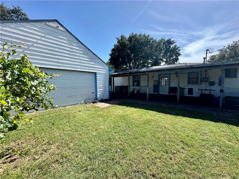 1506 Denver Street Portland, TX 78374