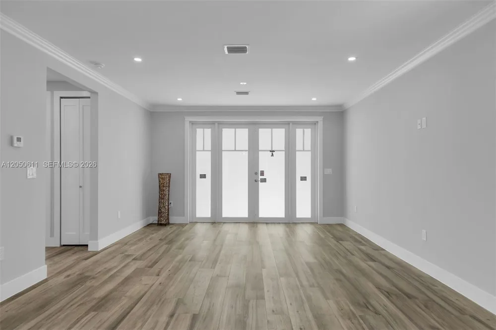 68 Coral Way Key Largo, FL 33037
