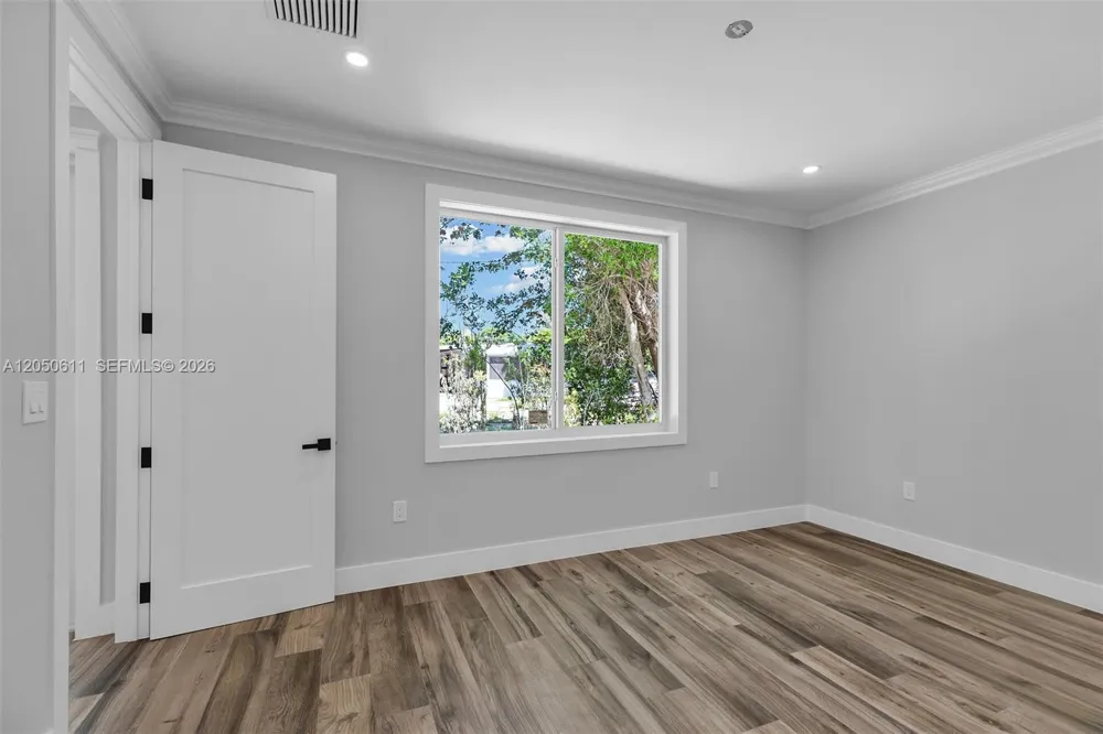 68 Coral Way Key Largo, FL 33037