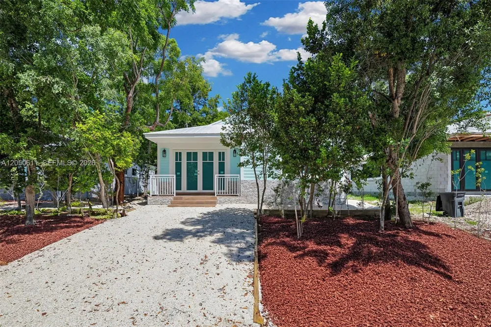 68 Coral Way Key Largo, FL 33037