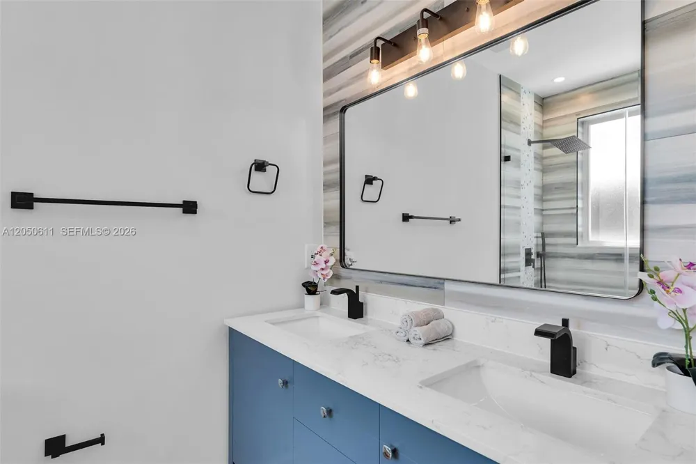 68 Coral Way Key Largo, FL 33037