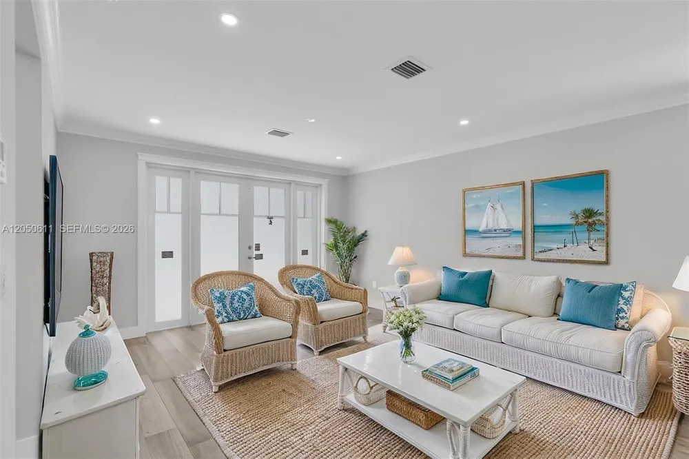68 Coral Way Key Largo, FL 33037