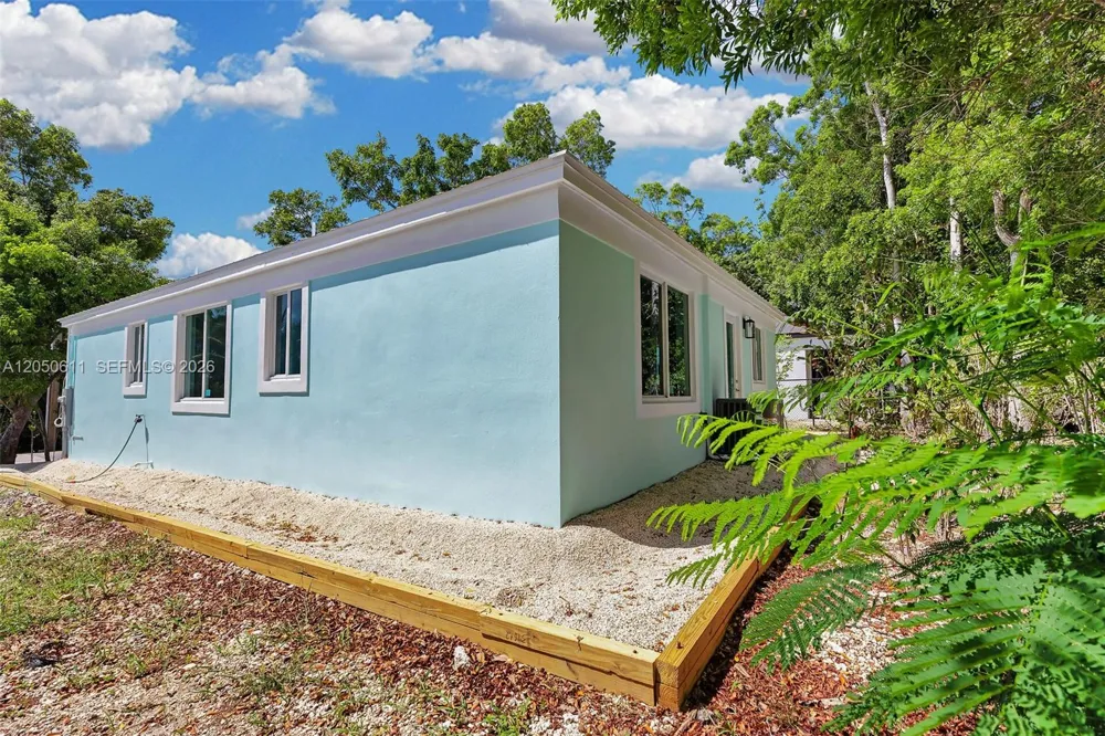 68 Coral Way Key Largo, FL 33037