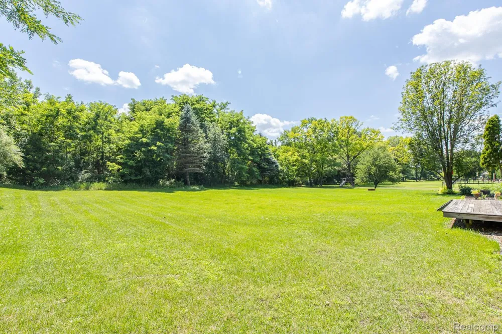 312 Reid Road Highland Charter Township, MI 48357