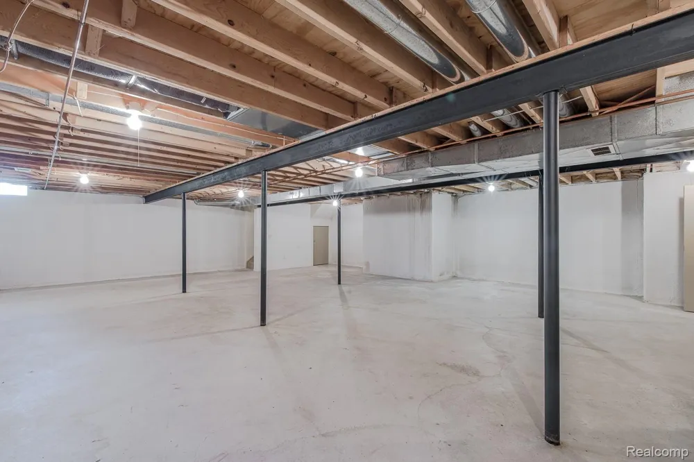 312 Reid Road Highland Charter Township, MI 48357
