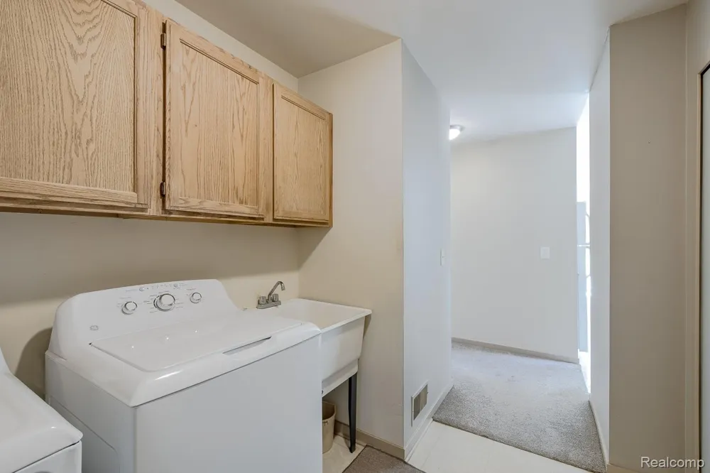 312 Reid Road Highland Charter Township, MI 48357