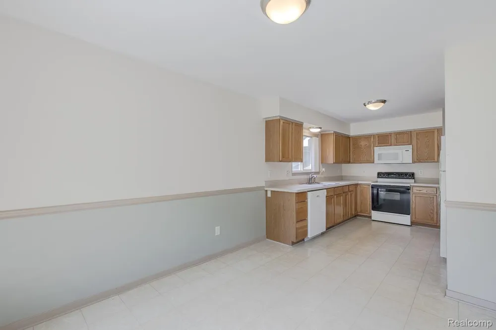 312 Reid Road Highland Charter Township, MI 48357