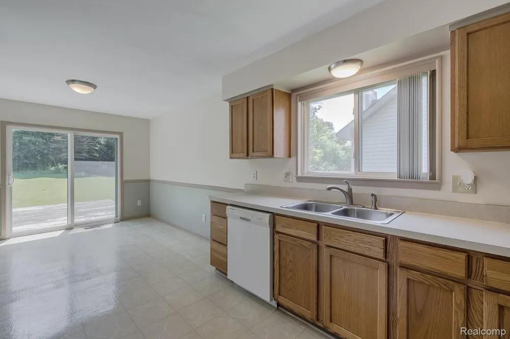 312 Reid Road Highland Charter Township, MI 48357