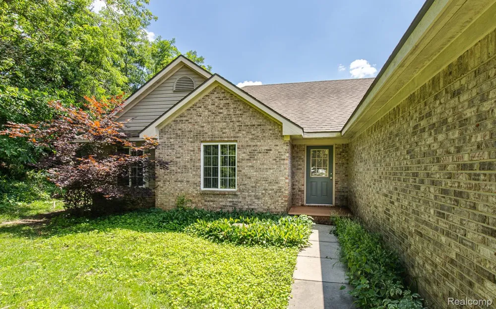 312 Reid Road Highland Charter Township, MI 48357