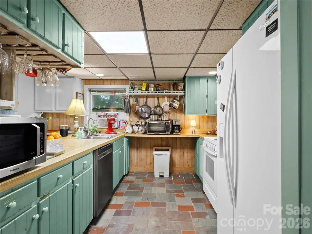 119 Fox Den Road Mars Hill, NC 28754