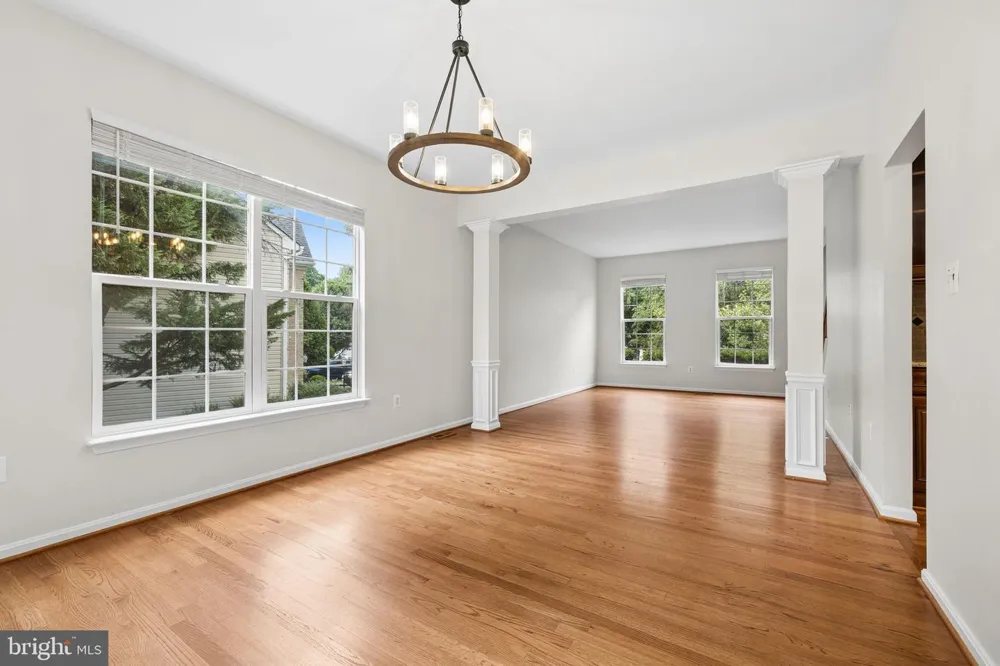 5871 PAINE RUN PL Manassas, VA 20112