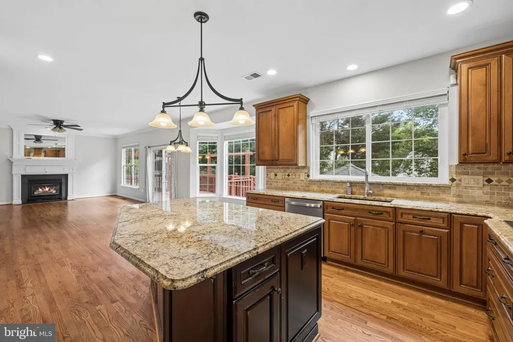 5871 PAINE RUN PL Manassas, VA 20112