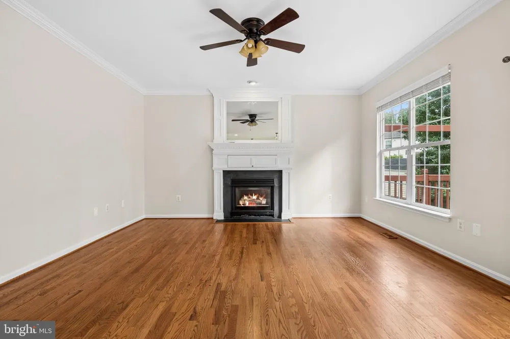 5871 PAINE RUN PL Manassas, VA 20112