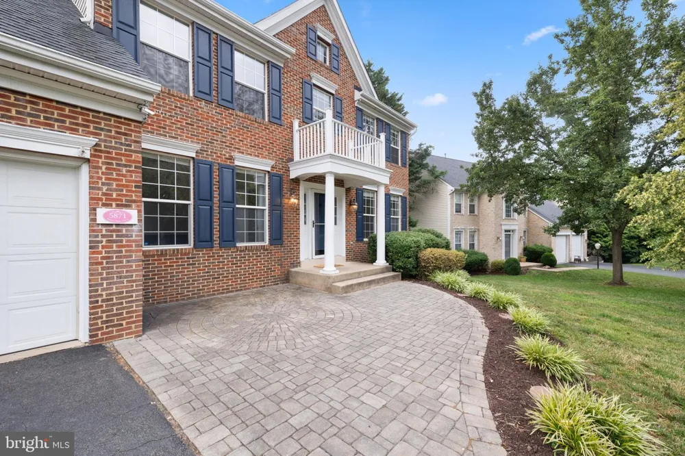 5871 PAINE RUN PL Manassas, VA 20112