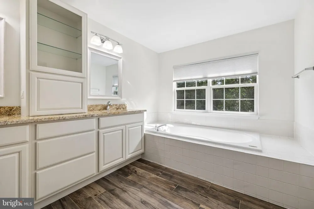 5871 PAINE RUN PL Manassas, VA 20112