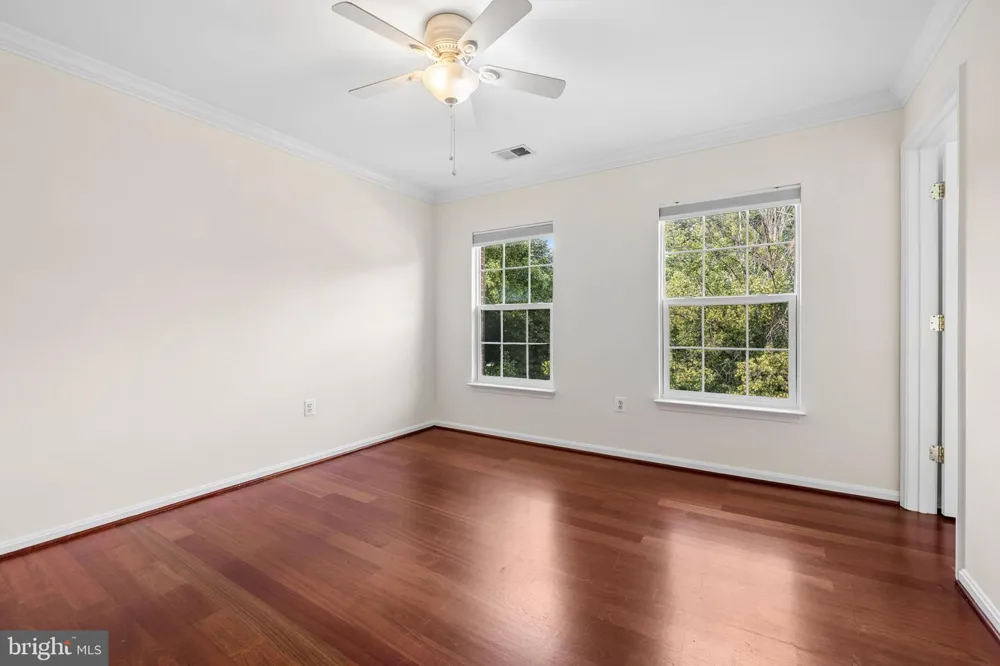 5871 PAINE RUN PL Manassas, VA 20112