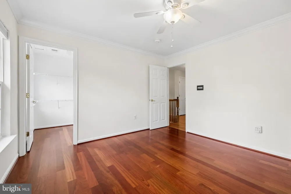 5871 PAINE RUN PL Manassas, VA 20112