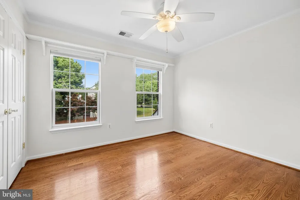 5871 PAINE RUN PL Manassas, VA 20112