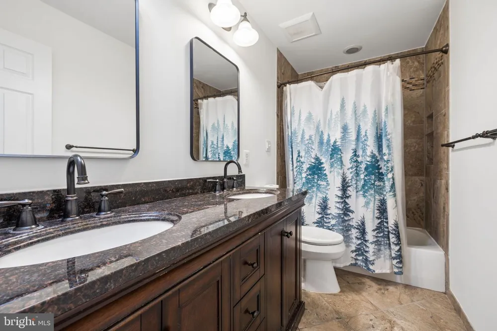 5871 PAINE RUN PL Manassas, VA 20112