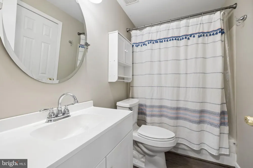 5871 PAINE RUN PL Manassas, VA 20112