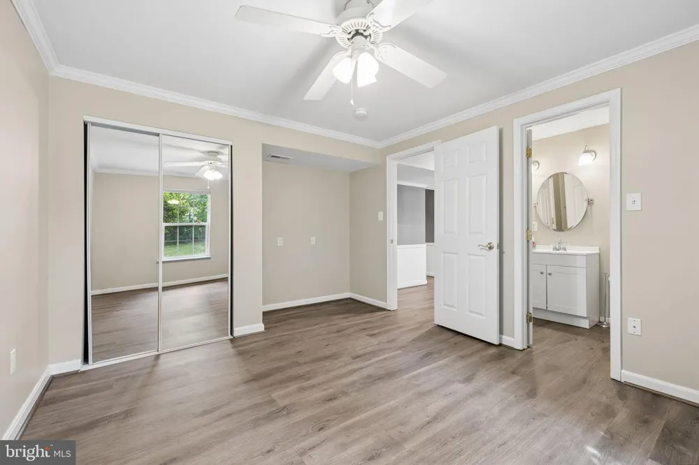 5871 PAINE RUN PL Manassas, VA 20112