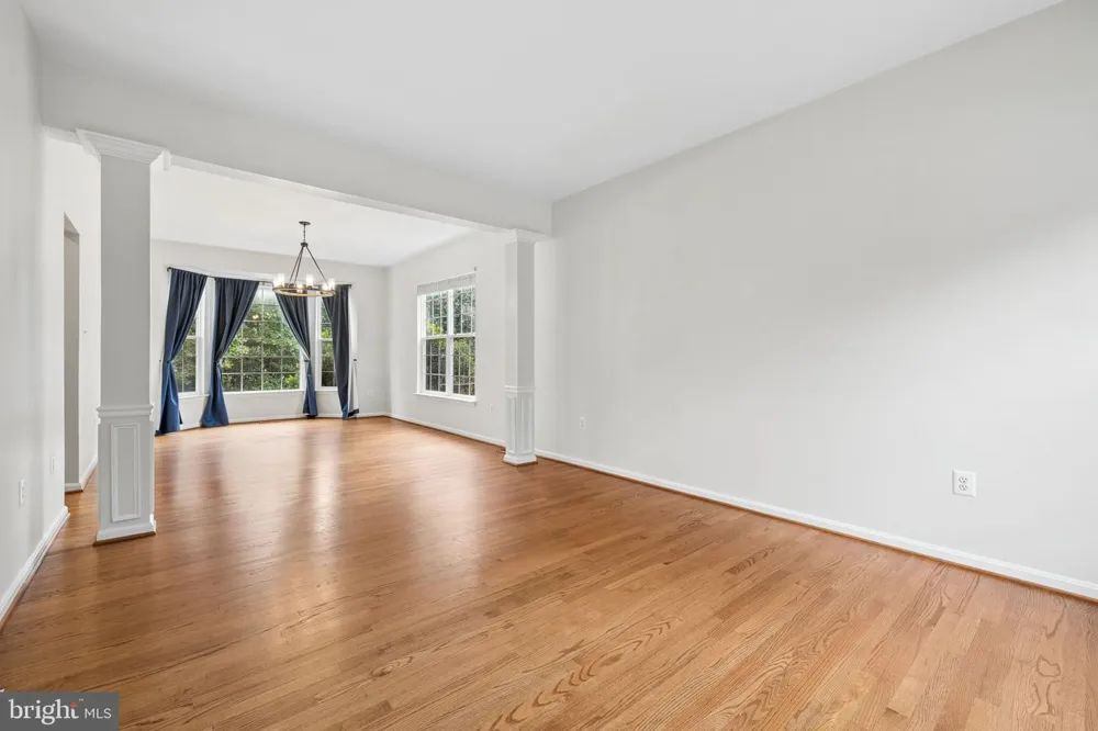 5871 PAINE RUN PL Manassas, VA 20112