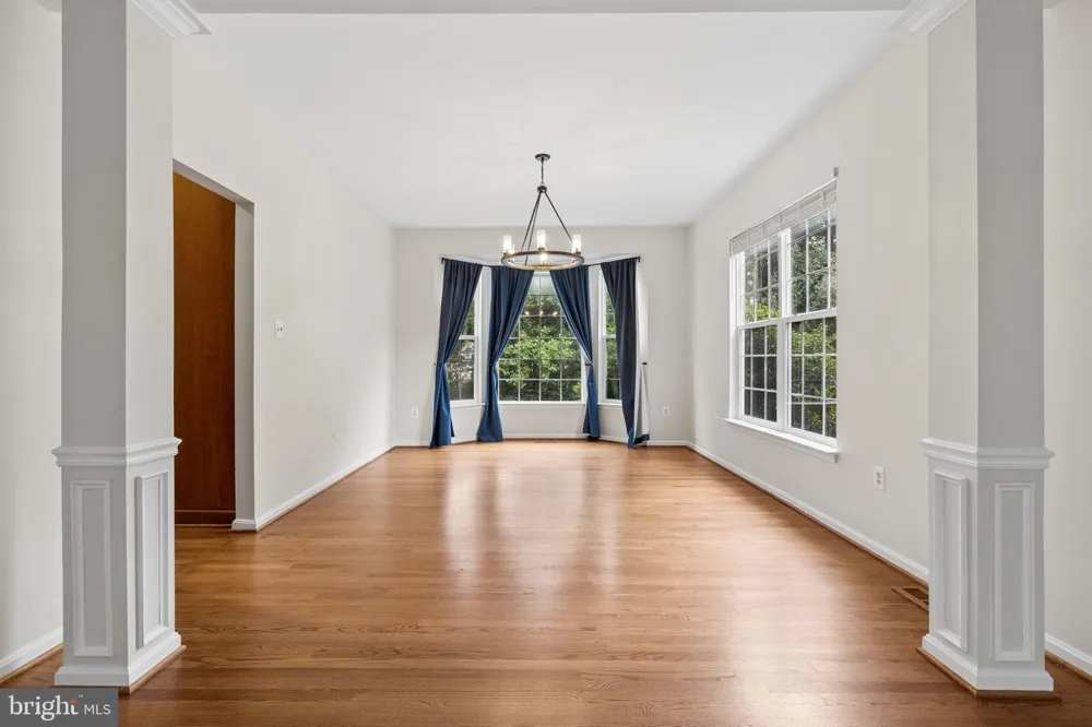 5871 PAINE RUN PL Manassas, VA 20112