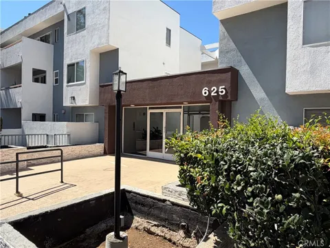 625 E Del Mar Boulevard #208