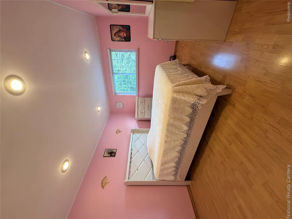 39392 Owendale Drive Sterling Heights City, MI 48310