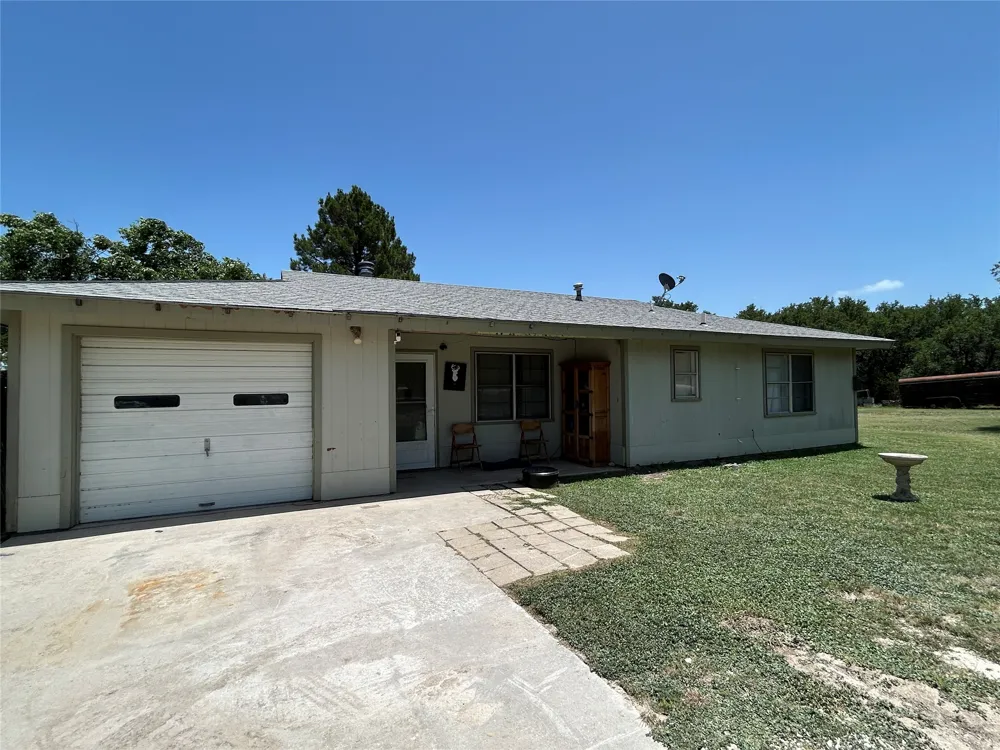 68 County Road 517 Goldthwaite, TX 76844