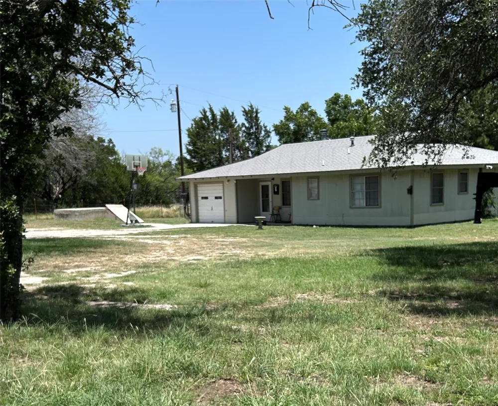 68 County Road 517 Goldthwaite, TX 76844