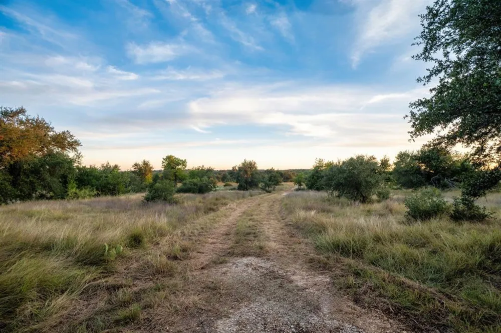 7275 Creek Road Dripping Springs, TX 78620