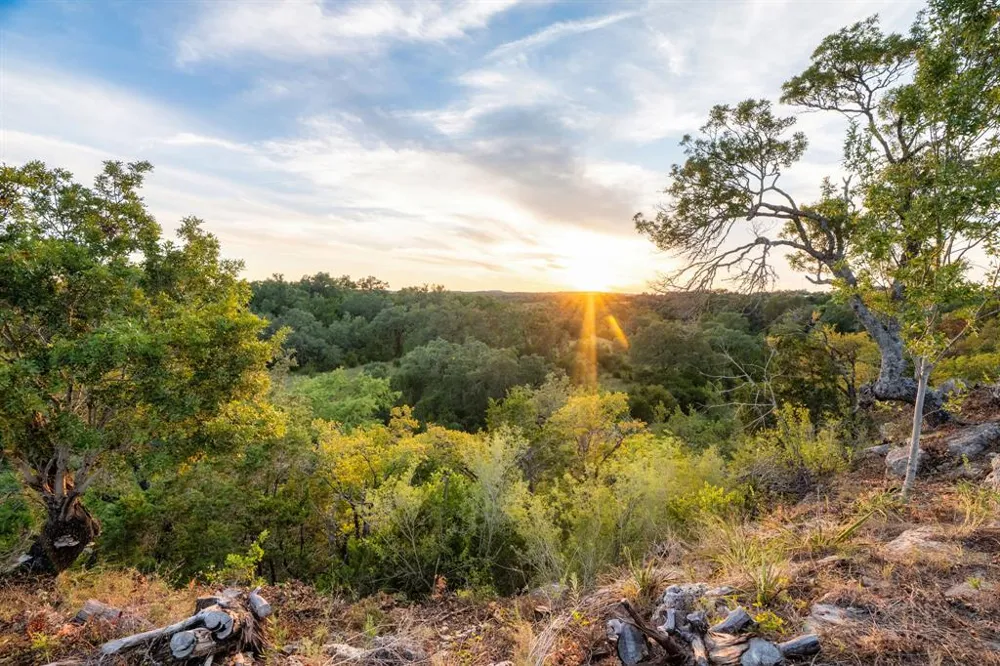 7275 Creek Road Dripping Springs, TX 78620