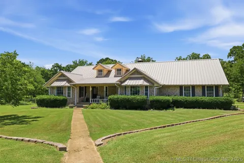 2464 S Roberta Road