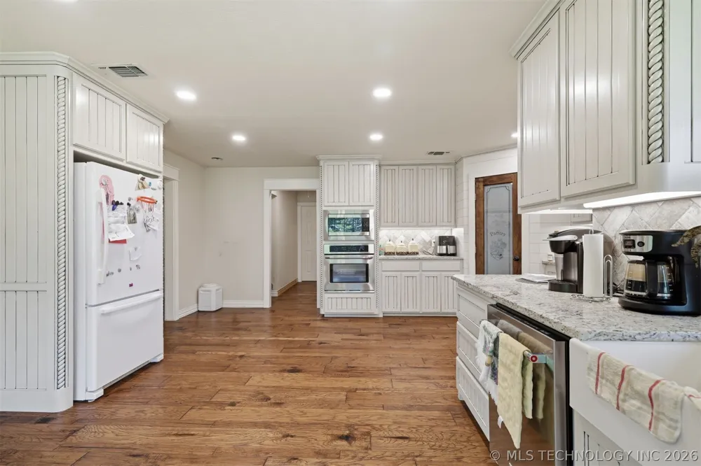 2464 S Roberta Road Durant, OK 74701