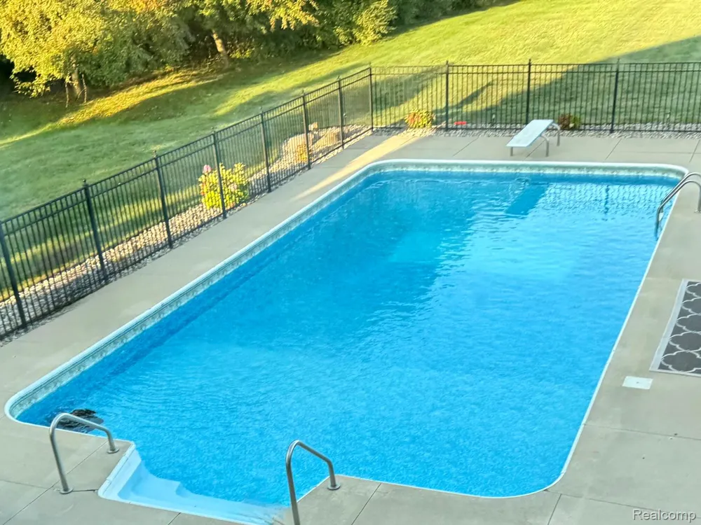 16118 Jeff Court Watertown Charter Township, MI 48837