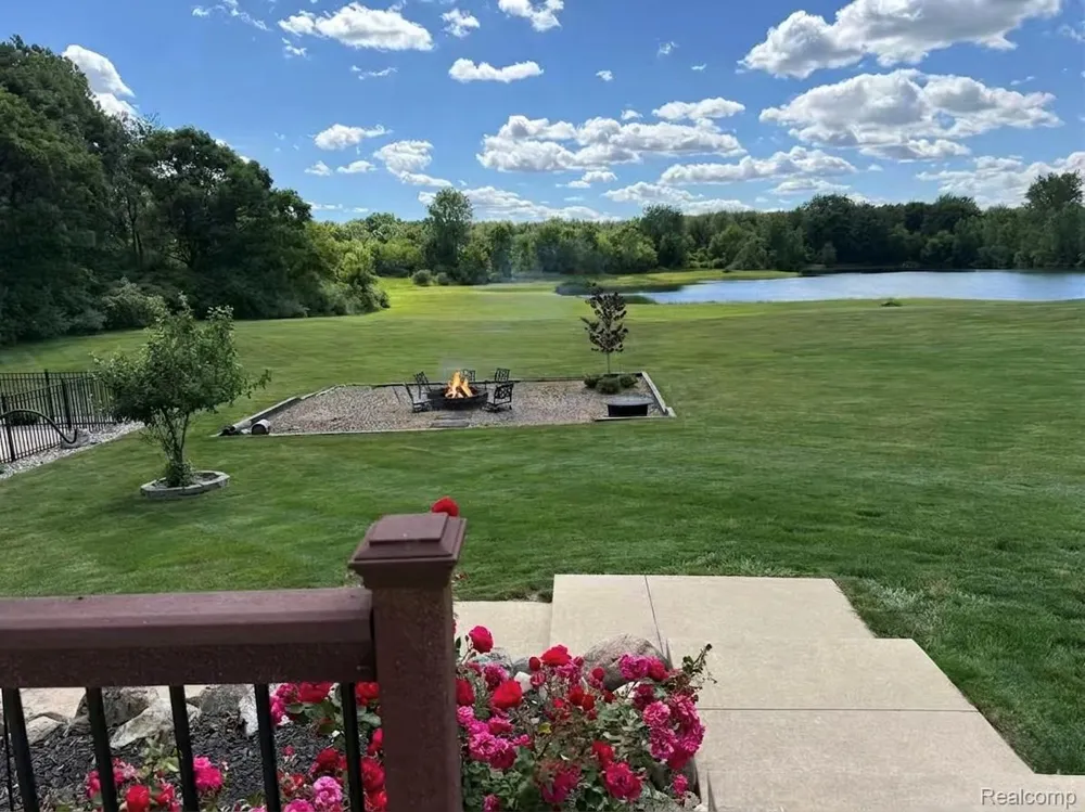 16118 Jeff Court Watertown Charter Township, MI 48837