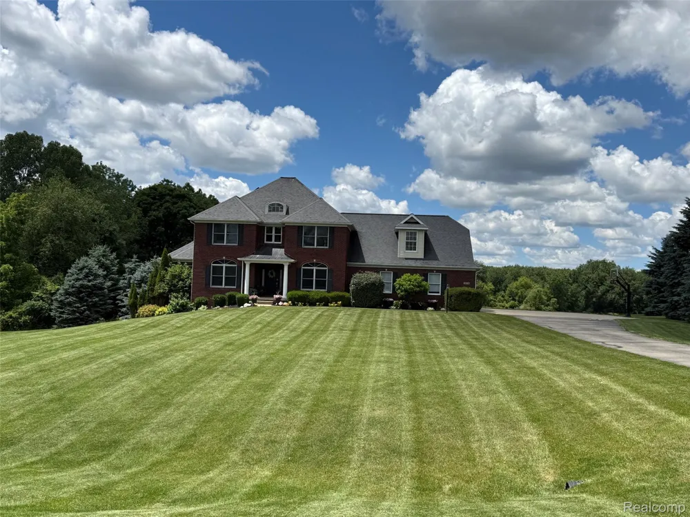 16118 Jeff Court Watertown Charter Township, MI 48837