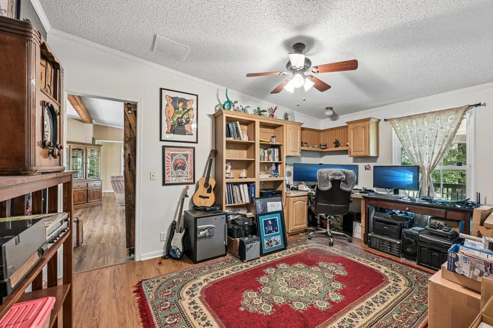 541 Hidden Oaks Drive Elgin, TX 78621
