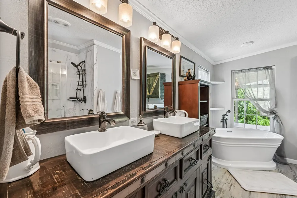 541 Hidden Oaks Drive Elgin, TX 78621