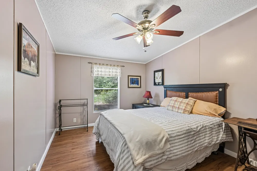 541 Hidden Oaks Drive Elgin, TX 78621