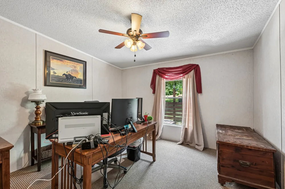 541 Hidden Oaks Drive Elgin, TX 78621
