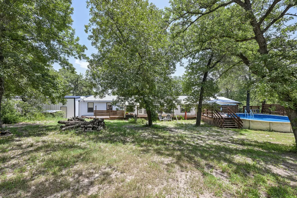 541 Hidden Oaks Drive Elgin, TX 78621
