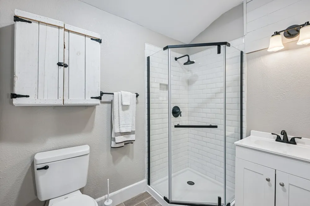 541 Hidden Oaks Drive Elgin, TX 78621