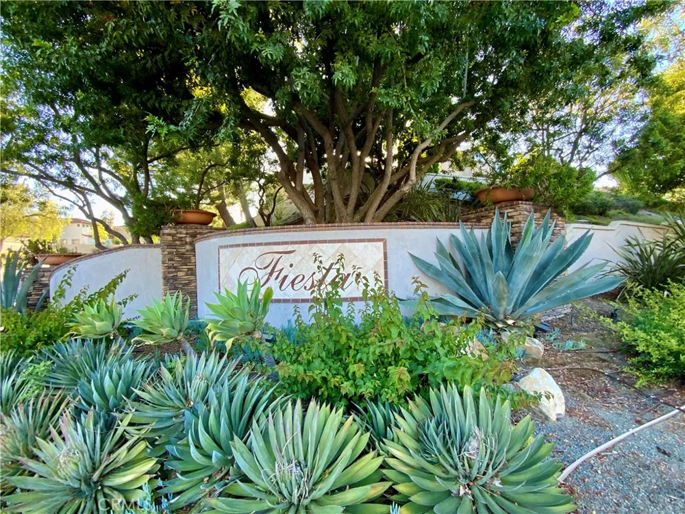 54 Paseo Viento Rancho Santa Margarita, CA 92688